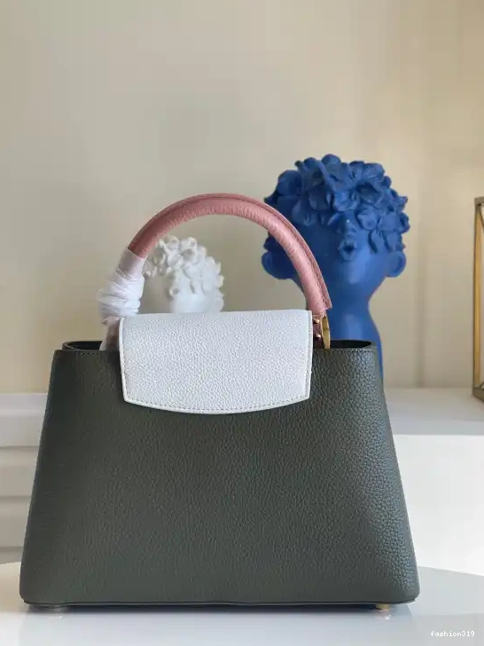 CAPUCINES VUITTON LOUIS BB 0402